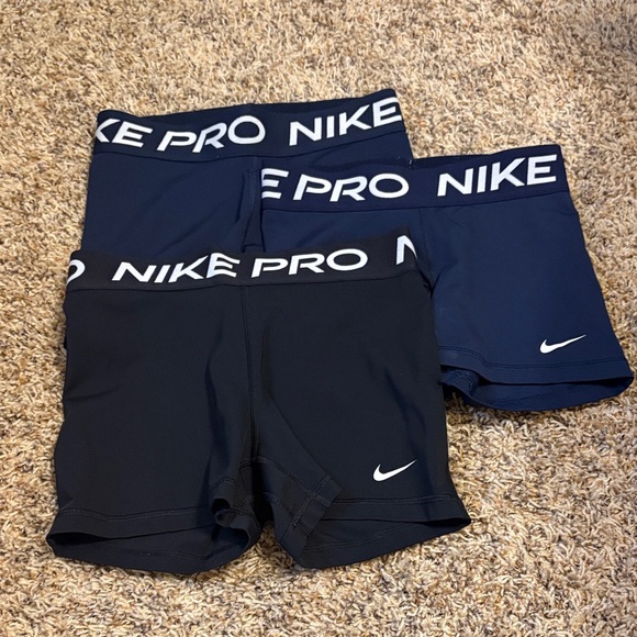 Nike Pants - Nike Pro Women's Athletic Compression Shorts - Black & Navy